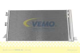 Радіатор кондиціонера Vemo V24-62-0012