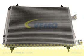 Радіатор кондиціонера Vemo V42-62-0010