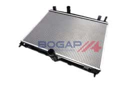 Радіатор охолодження двигуна Bogap p4210100
