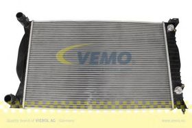 Радиатор охлаждения двигателя Vemo V15-60-6040