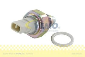 Выключатель фонарей заднего хода Vemo V70-73-0003