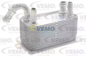 Масляный радиатор двигателя Vemo v95600005
