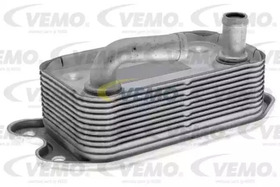 Масляный радиатор двигателя Vemo v95600006