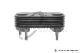 Масляный радиатор двигателя Trucktec Automotive 01.18.009