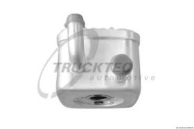 Масляный радиатор двигателя Trucktec Automotive 07.18.036