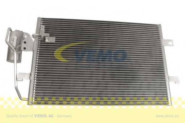 V30-62-1020 Vemo Радіатор кондиціонера для Mercedes A-Class