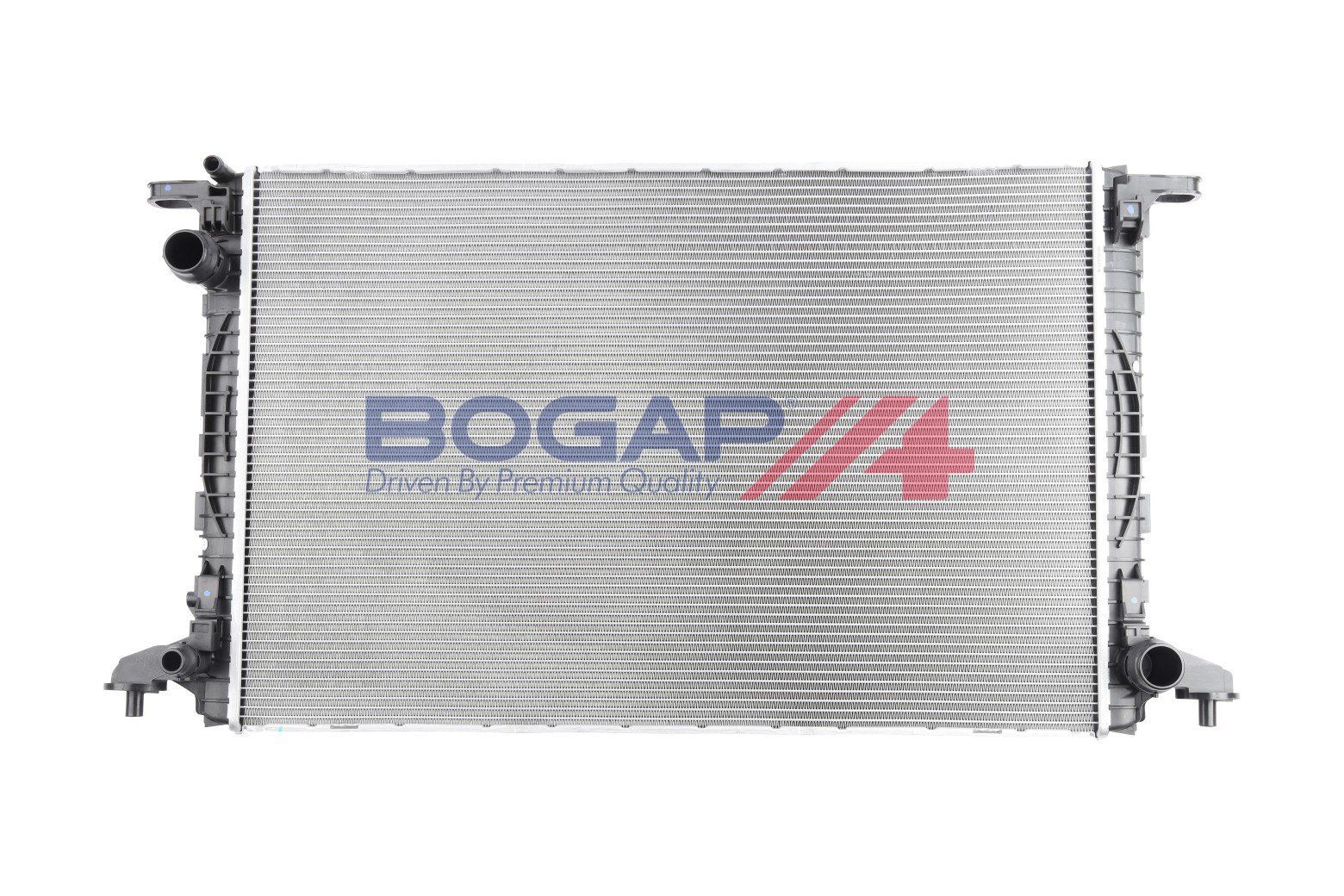 Радіатор охолодження двигуна Bogap a4210113